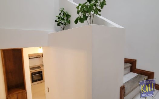 Rohrmoser venta casa en condo $285K inversion/Rohrmoser 2 story house for sale