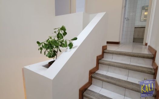 Rohrmoser venta casa en condo $285K inversion/Rohrmoser 2 story house for sale