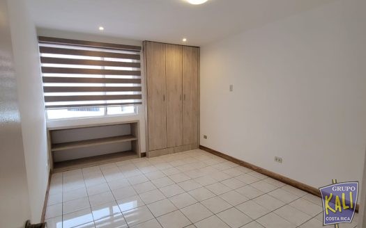 Rohrmoser venta casa en condo $285K inversion/Rohrmoser 2 story house for sale