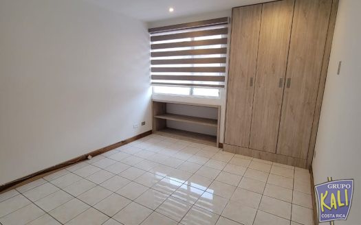 Rohrmoser venta casa en condo $285K inversion/Rohrmoser 2 story house for sale