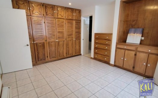 Rohrmoser venta casa en condo $285K inversion/Rohrmoser 2 story house for sale