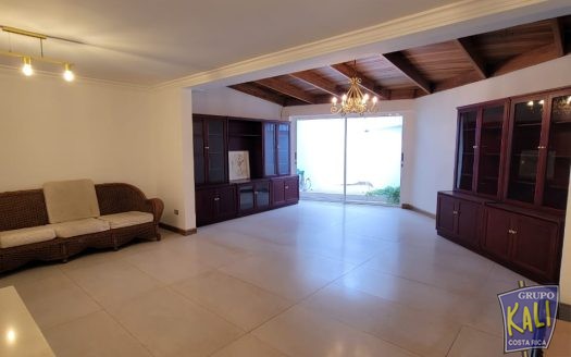 Rohrmoser venta casa en condo $285K inversion/Rohrmoser 2 story house for sale