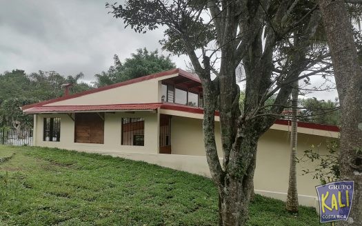 Heredia Sto Domingo 2 casas en 10559m2 a $415.000/Heredia 2 houses in 10.559land $415.000