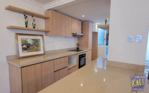 Rohrmoser venta casa en condo $285K inversion/Rohrmoser 2 story house for sale