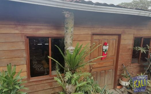Heredia Sto Domingo 2 casas en 10559m2 a $415.000/Heredia 2 houses in 10.559land $415.000