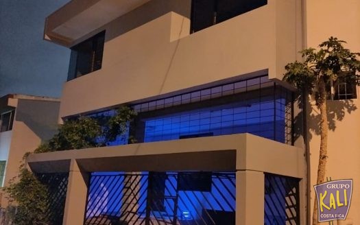 Sabana S. casa 2 plantas venta $200mil/Sabana Sur 2 story house for sale $200.000
