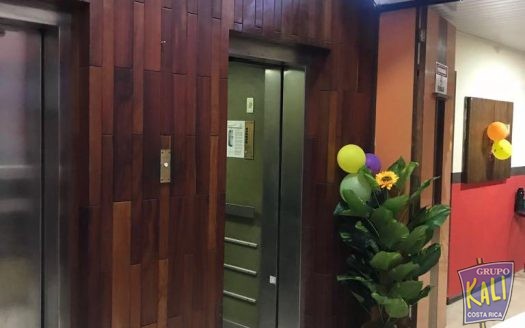 San Jose centro venta hotel de 7 pisos $1.980.000/ 7 floor building hotel for sale downtown San Jose