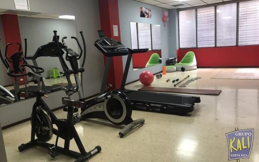 San Jose centro venta hotel de 7 pisos $1.980.000/ 7 floor building hotel for sale downtown San Jose