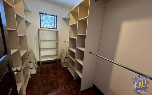 Sector Nunciatura casa de 2 plantas en condo se renta $1,300/Nunciatura area 2 story house for rent $1,300