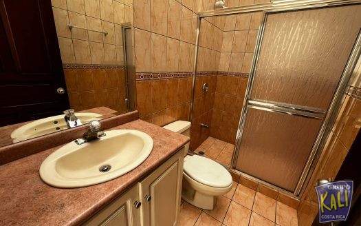 Sector Nunciatura casa de 2 plantas en condo se renta $1,300/Nunciatura area 2 story house for rent $1,300