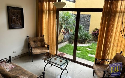 Zapote casa de 2 plantas ind bella 135 millones/ Zapote, 2 story house for sale 135.000.000