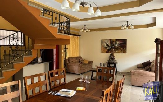 Zapote casa de 2 plantas ind bella 135 millones/ Zapote, 2 story house for sale 135.000.000