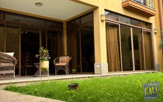 Zapote casa de 2 plantas ind bella 135 millones/ Zapote, 2 story house for sale 135.000.000