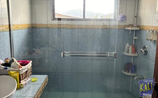 Zapote casa de 2 plantas ind bella 135 millones/ Zapote, 2 story house for sale 135.000.000