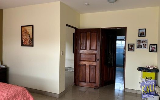 Zapote casa de 2 plantas ind bella 135 millones/ Zapote, 2 story house for sale 135.000.000