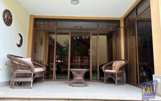 Zapote casa de 2 plantas ind bella 135 millones/ Zapote, 2 story house for sale 135.000.000