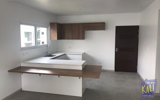 Uruca venta hermoso apto 2do piso $160.000/ Uruca, nice apto for sale $160.000
