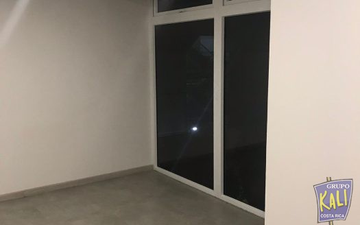 Uruca venta hermoso apto 2do piso $160.000/ Uruca, nice apto for sale $160.000