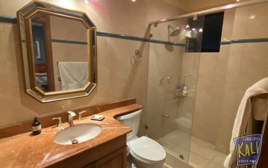 Sn Rafael Escazu apto 5to piso venta/Sn Rafael Escazu apto ffor sale $265.000 great view