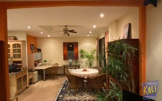 Sn Rafael Escazu apto 5to piso venta/Sn Rafael Escazu apto ffor sale $265.000 great view