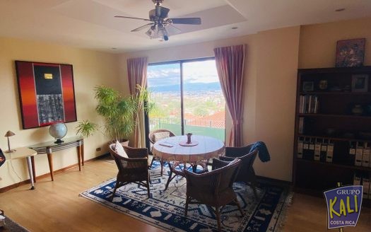 Sn Rafael Escazu apto 5to piso venta/Sn Rafael Escazu apto ffor sale $265.000 great view