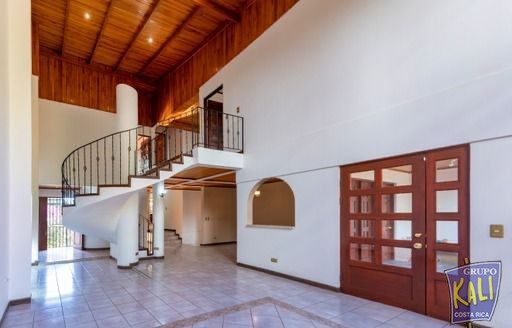 Rohrmoser Geroma casa renta amplia $2600/Rohrmoser Geroma house for rent $2,600