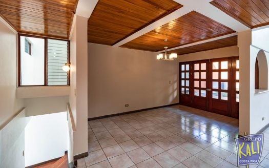 Rohrmoser Geroma casa renta amplia $2600/Rohrmoser Geroma house for rent $2,600