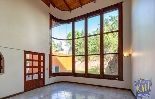 Rohrmoser Geroma casa renta amplia $2600/Rohrmoser Geroma house for rent $2,600