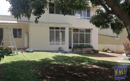Rohrmoser Geroma casa ind. 2 plantas patio grande $1500/Rohrmoser house for rent $1,500