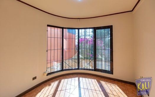 Rohrmoser Geroma casa renta amplia $2600/Rohrmoser Geroma house for rent $2,600