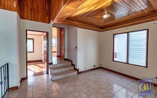 Rohrmoser Geroma casa renta amplia $2600/Rohrmoser Geroma house for rent $2,600