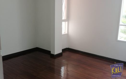 Rohrmoser Geroma casa ind. 2 plantas patio grande $1500/Rohrmoser house for rent $1,500