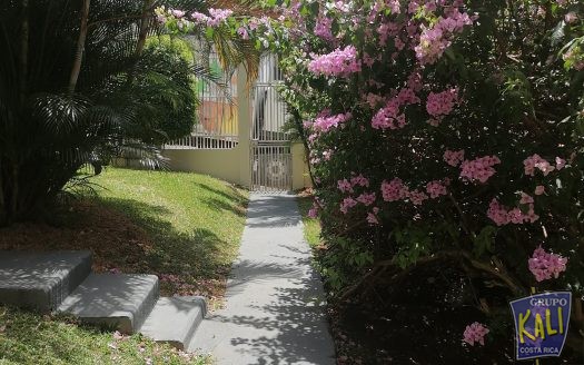 Rohrmoser Geroma casa ind. 2 plantas patio grande $1500/Rohrmoser house for rent $1,500