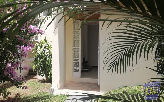 Rohrmoser Geroma casa ind. 2 plantas patio grande $1500/Rohrmoser house for rent $1,500