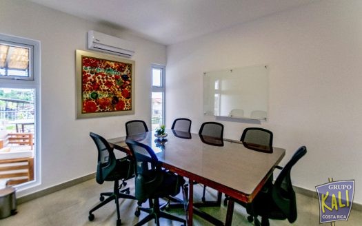 Guachipelin Norte casa en condo 2 pisos $2,300/Guachipelin N. 2 story house for rent