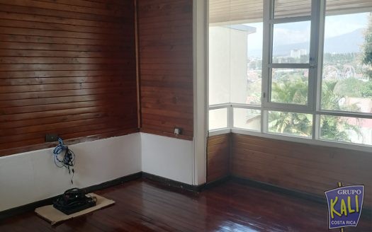 Rohrmoser Geroma casa ind. 2 plantas patio grande $1500/Rohrmoser house for rent $1,500