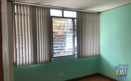 Uruca cerca de Repretel apto primera planta 50 millones/Uruca apto for sale 50millones