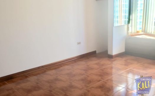 Sabana N casa 2 plantas uso mixto $2,500/2 story house for rent in Sabana Norte