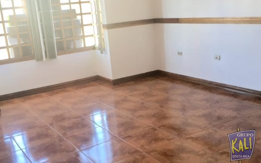 Sabana N casa 2 plantas uso mixto $2,500/2 story house for rent in Sabana Norte