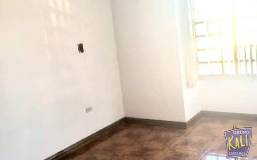 Sabana N casa 2 plantas uso mixto $2,500/2 story house for rent in Sabana Norte