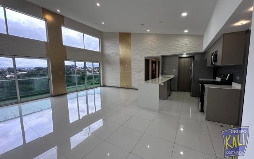 Geroma Rohrmoser pent house vista amplio $1,850/Rohrmoser penthouse for rent