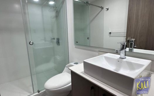 Geroma Rohrmoser pent house vista amplio $1,850/Rohrmoser penthouse for rent