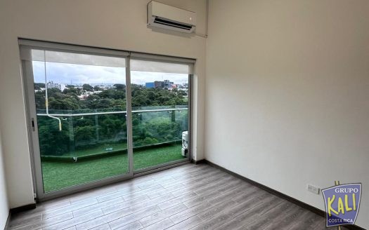 Geroma Rohrmoser pent house vista amplio $1,850/Rohrmoser penthouse for rent