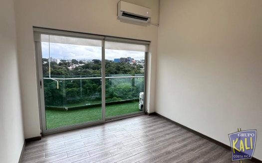 Geroma Rohrmoser pent house vista amplio $1,850/Rohrmoser penthouse for rent