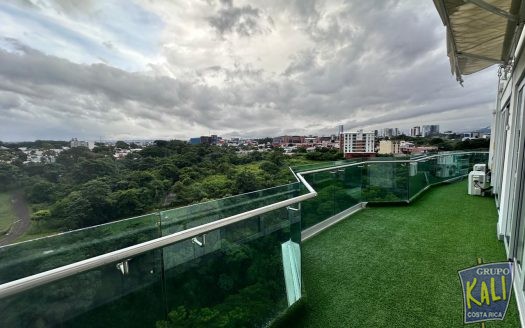 Geroma Rohrmoser pent house vista amplio $1,850/Rohrmoser penthouse for rent