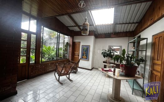 Rohrmoser casa de 1 planta para remodelar o demoler/Rohrmoser 1 story house for sale