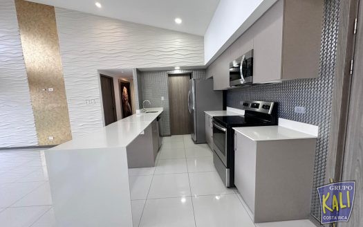 Geroma Rohrmoser pent house vista amplio $1,850/Rohrmoser penthouse for rent