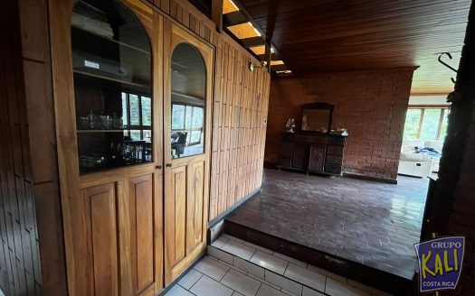 Rohrmoser casa de 1 planta para remodelar o demoler/Rohrmoser 1 story house for sale