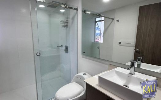 Geroma Rohrmoser pent house vista amplio $1,850/Rohrmoser penthouse for rent