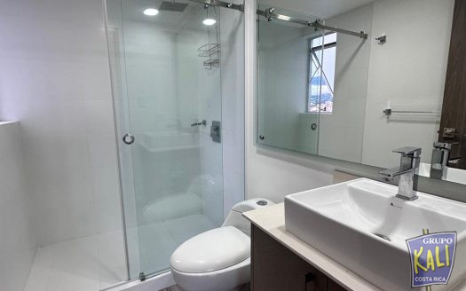 Geroma Rohrmoser pent house vista amplio $1,850/Rohrmoser penthouse for rent